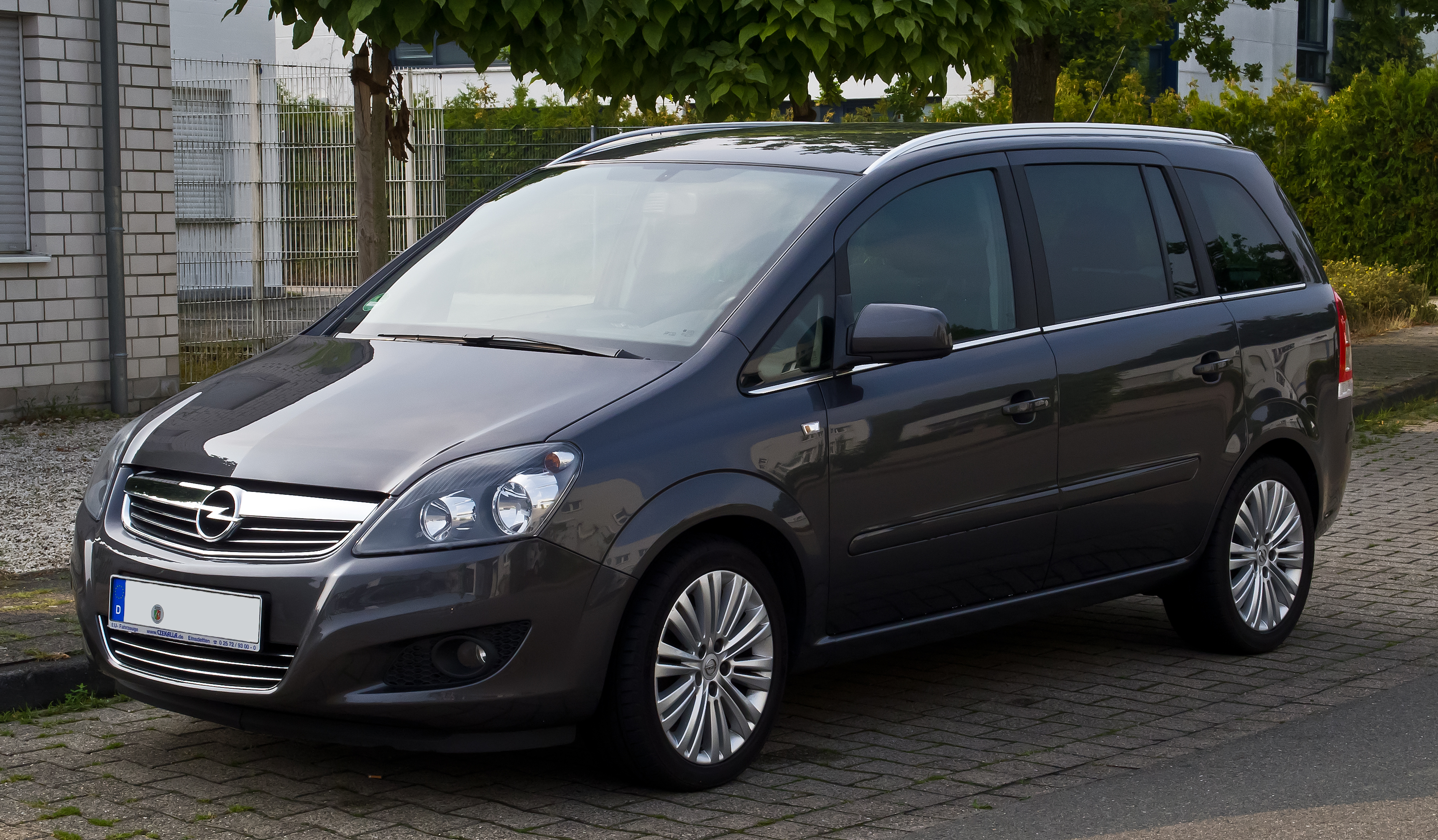 -opel_zafira_-_facelift-_-_frontansicht-_7-_september_2013-_m-nster-jpg