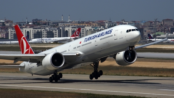 -turkish-airlines-777-300er-ist-rf-jpg