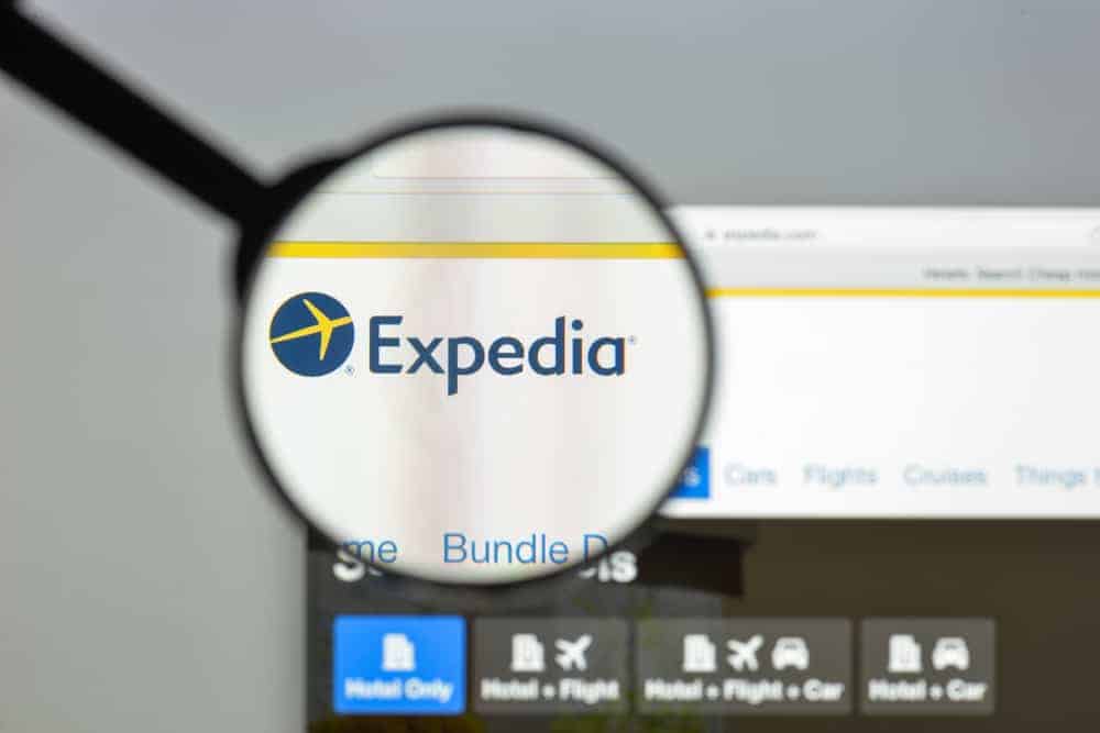 تجربة حجز سيارة Expedia