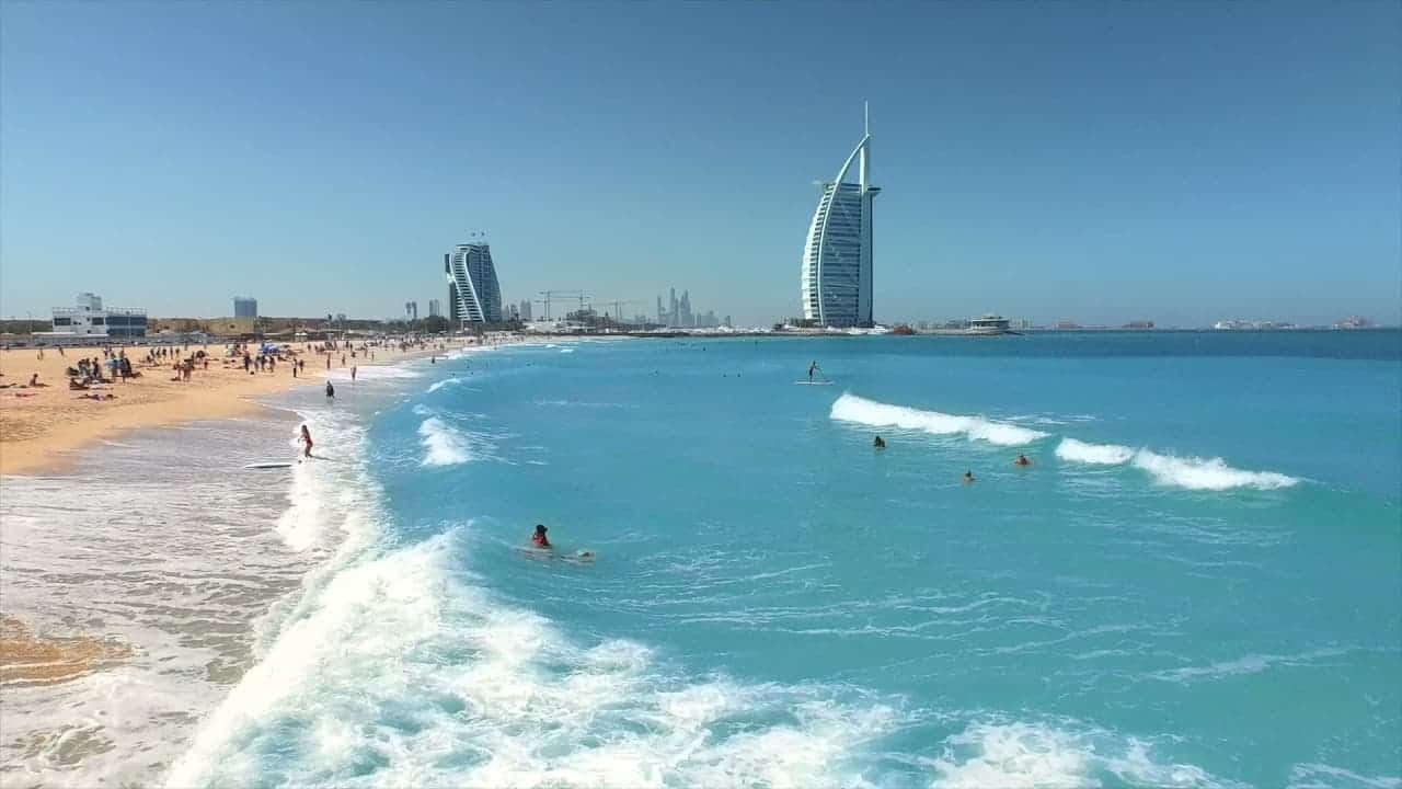 كيف تسكن على الشاطئ في دبي ب100 درهم فقط!!