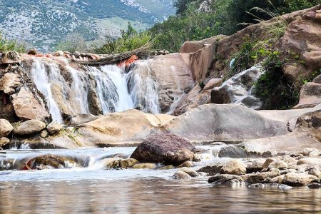 العين الزرقاء ضواحي تطوان (الحمامة البيضاء المغربية)