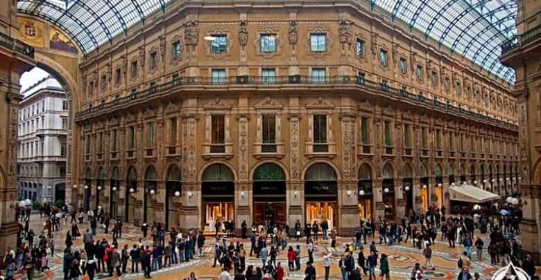 متى تغلق المحلات في العاصمة الايطالية ميلانو ؟