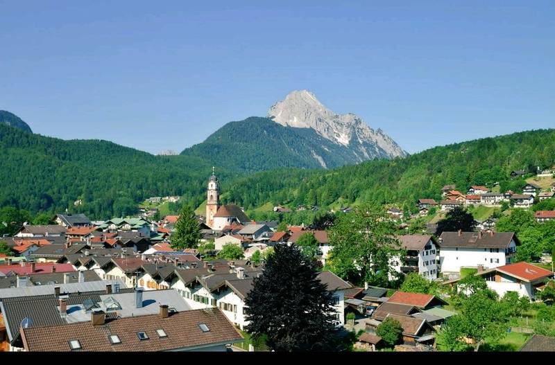 قرية ميتنوالد Mittenwald