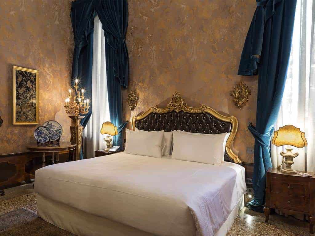 6.فندق بالاتزو فينآرت لاكجري-min