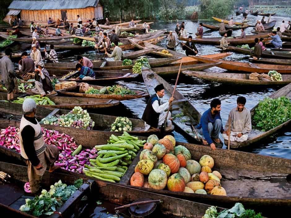 سوق الخضر العائمة