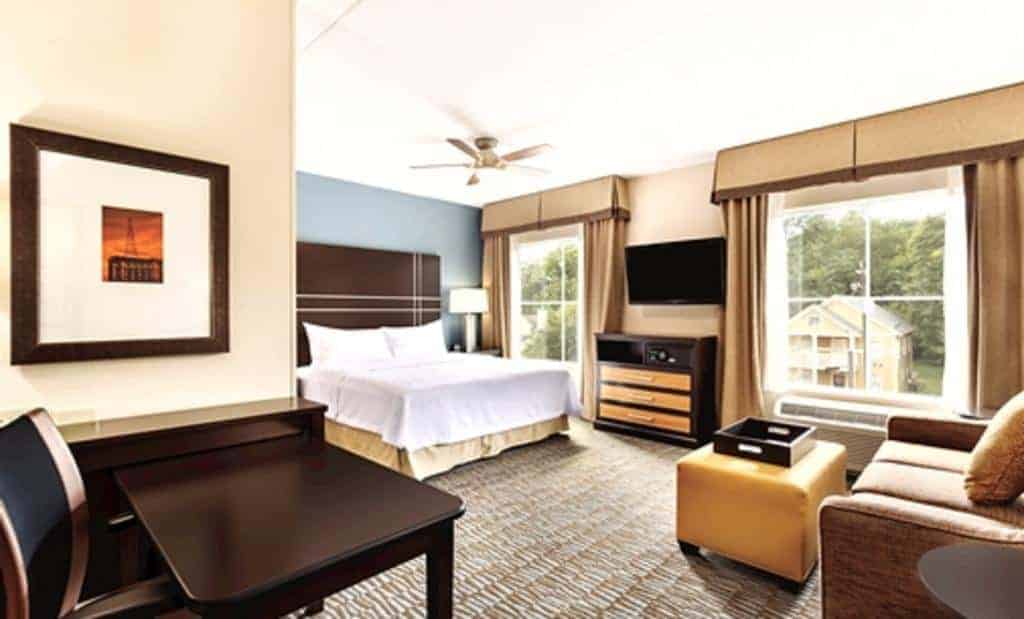 6.Homewood Suites Atlanta Airport North