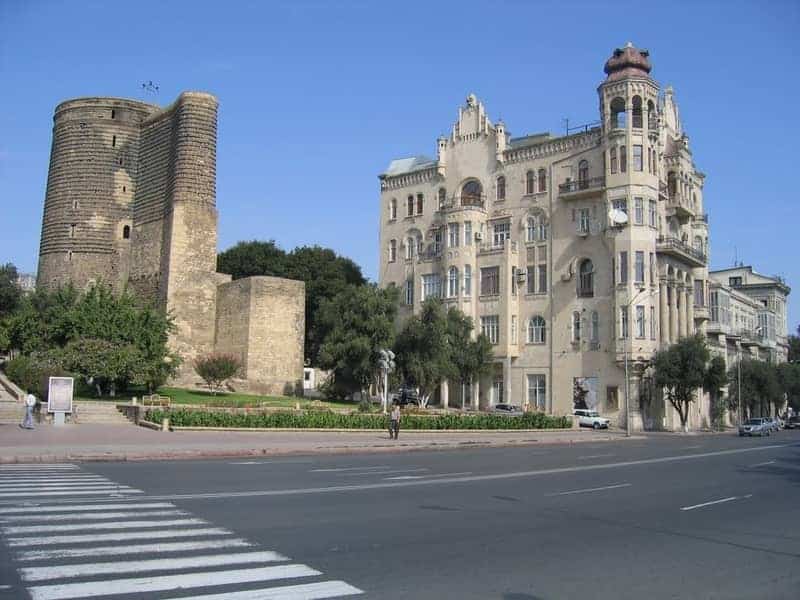 الوصول إلى مدينة باكو Baku - أذربيجان - باكو