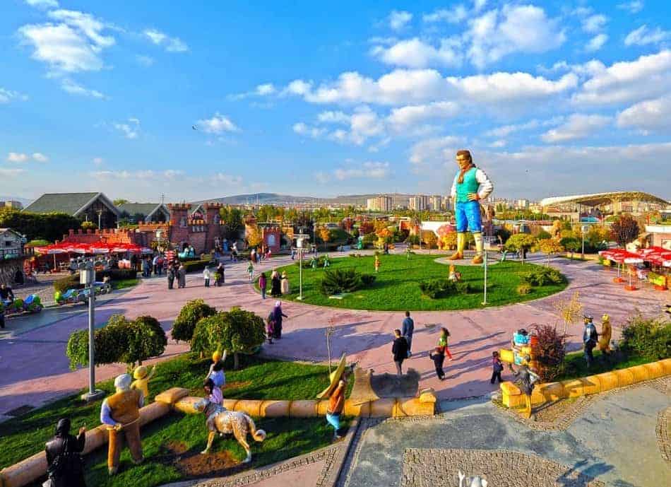 حديقة أرض العجائب