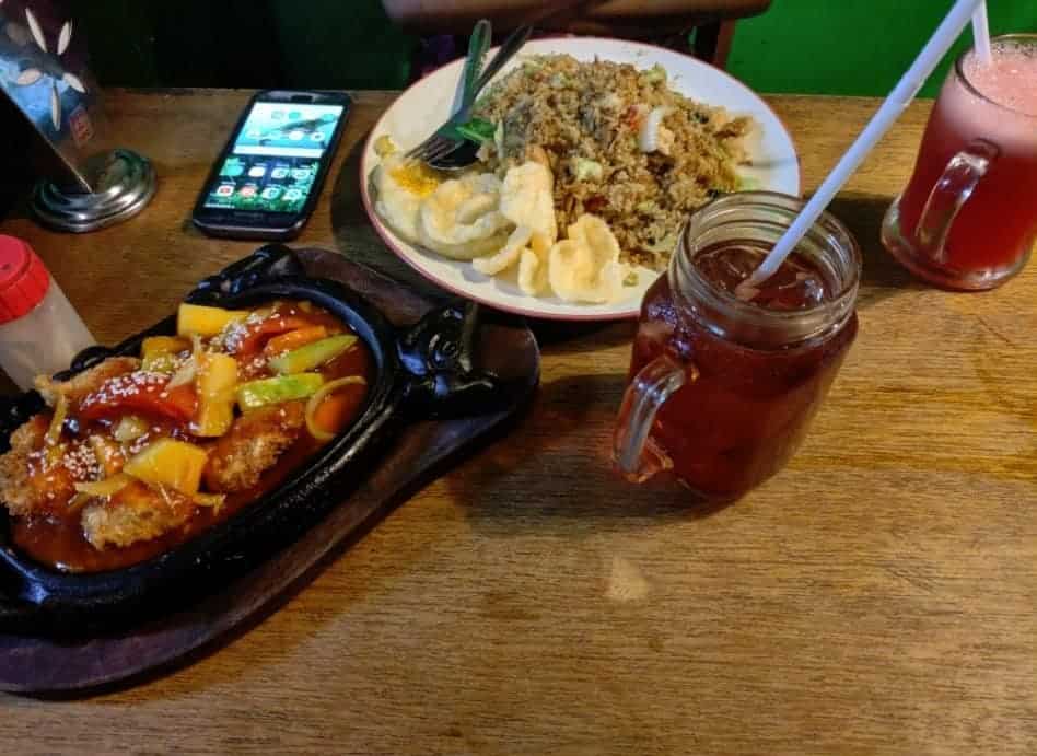 مطعم وارونغ اجو ‪Warung Ijo‬