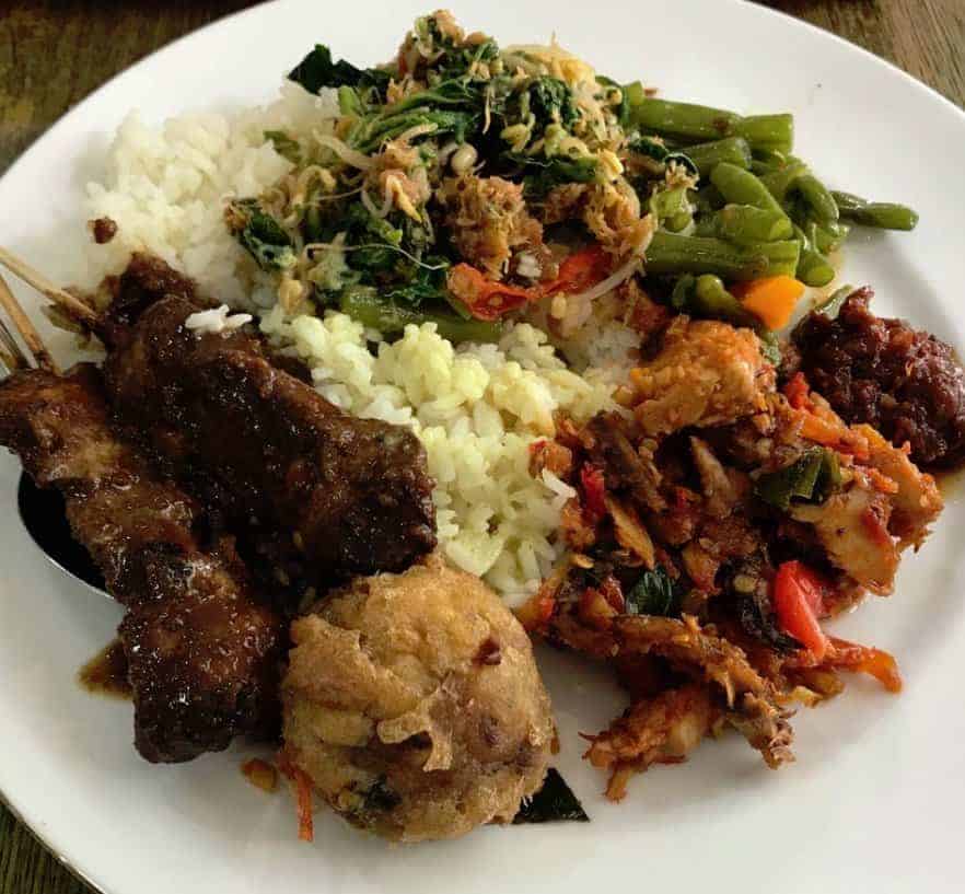 مطعم وارونغ نِكمات Warung Nikmat
