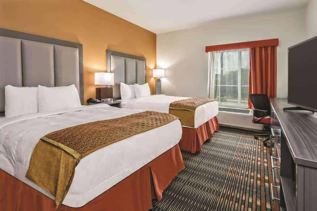 11.La Quinta Inn & Suites San Antonio by AT&T Center