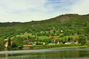 الذهاب الى فوس أحد أجمل المدن في النرويج ن157