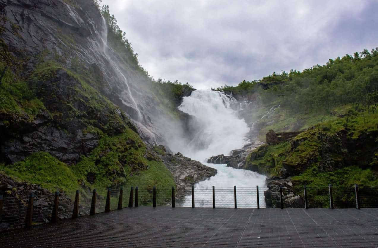 شلال Kjosfossen