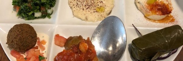 مطعم ليبانيز تافرنا Lebanese Taverna