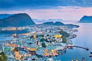 الوصول الى مدينة اليسون Ålesund        نر1