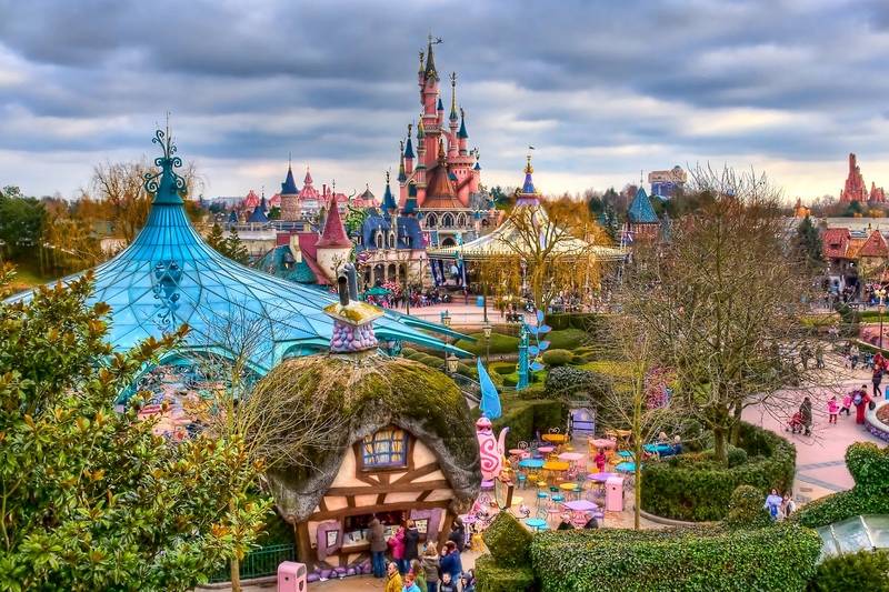 مدينة ملاهي ديزني لاند Disneyland