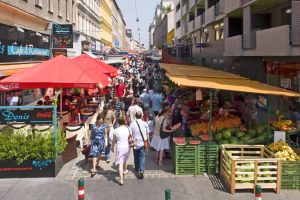 زيارة أشهر أسواق فيينا – النمسا – فيينا