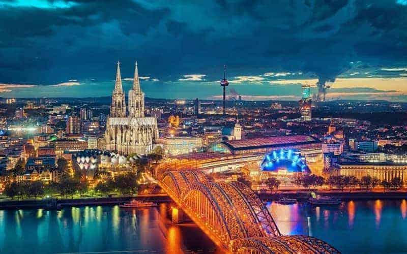 التجول في مدينة كولونيا Cologne – ألمانيا – كولونيا