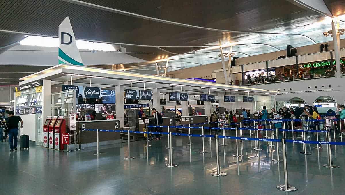 مطار بوكيت