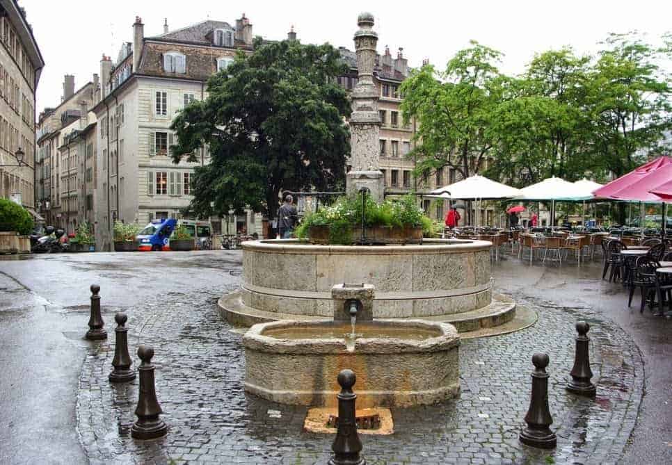 الذهاب الى كنيسة Temple de Saint-Pierre