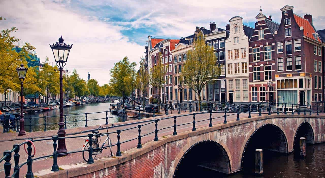 افضل وقت للسفر الى امستردام في هولندا