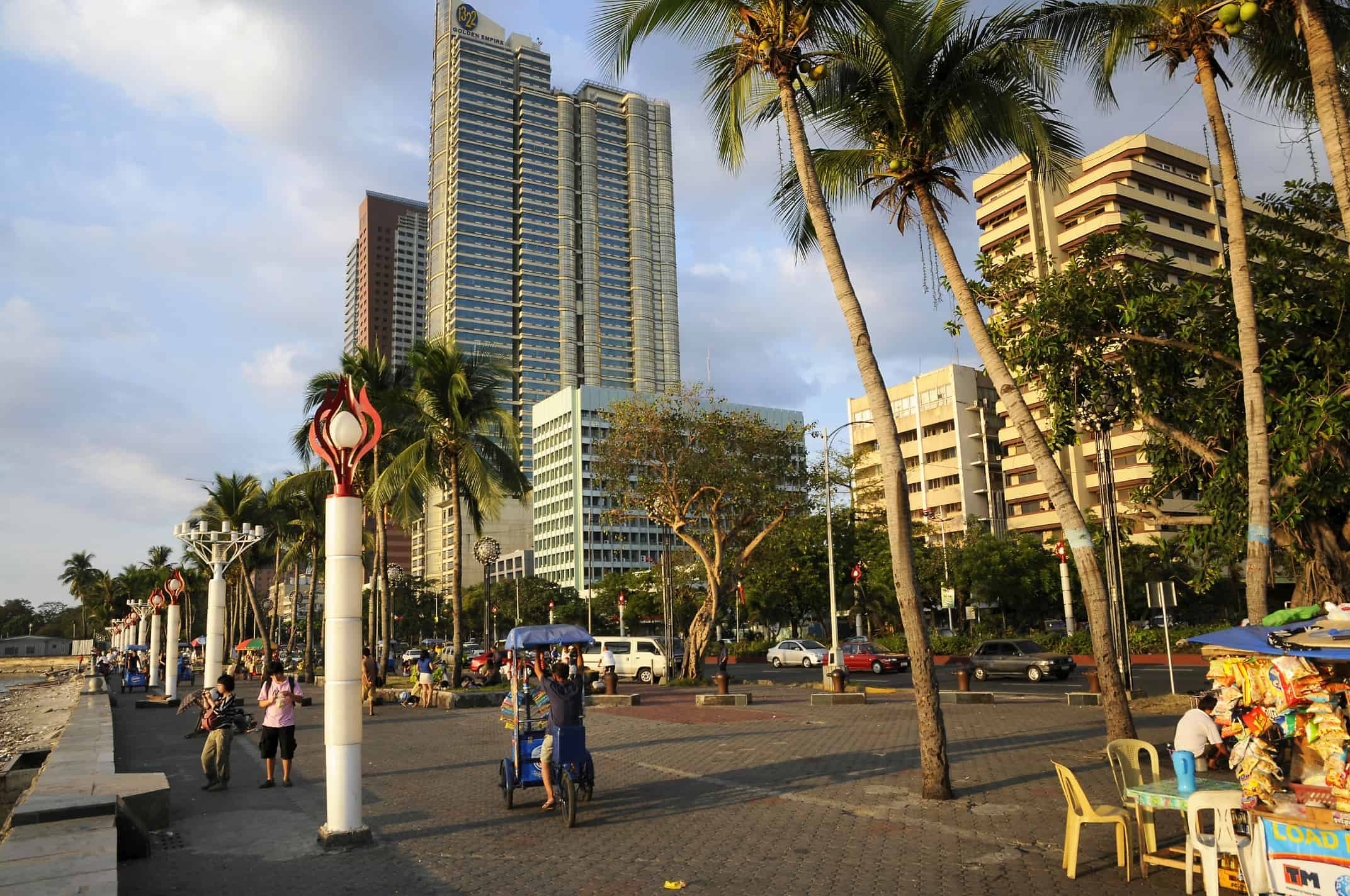 ممشى baywalk manila