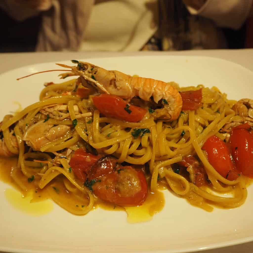 مطعم غوستو جيوستو ‪Gusto Giusto‬