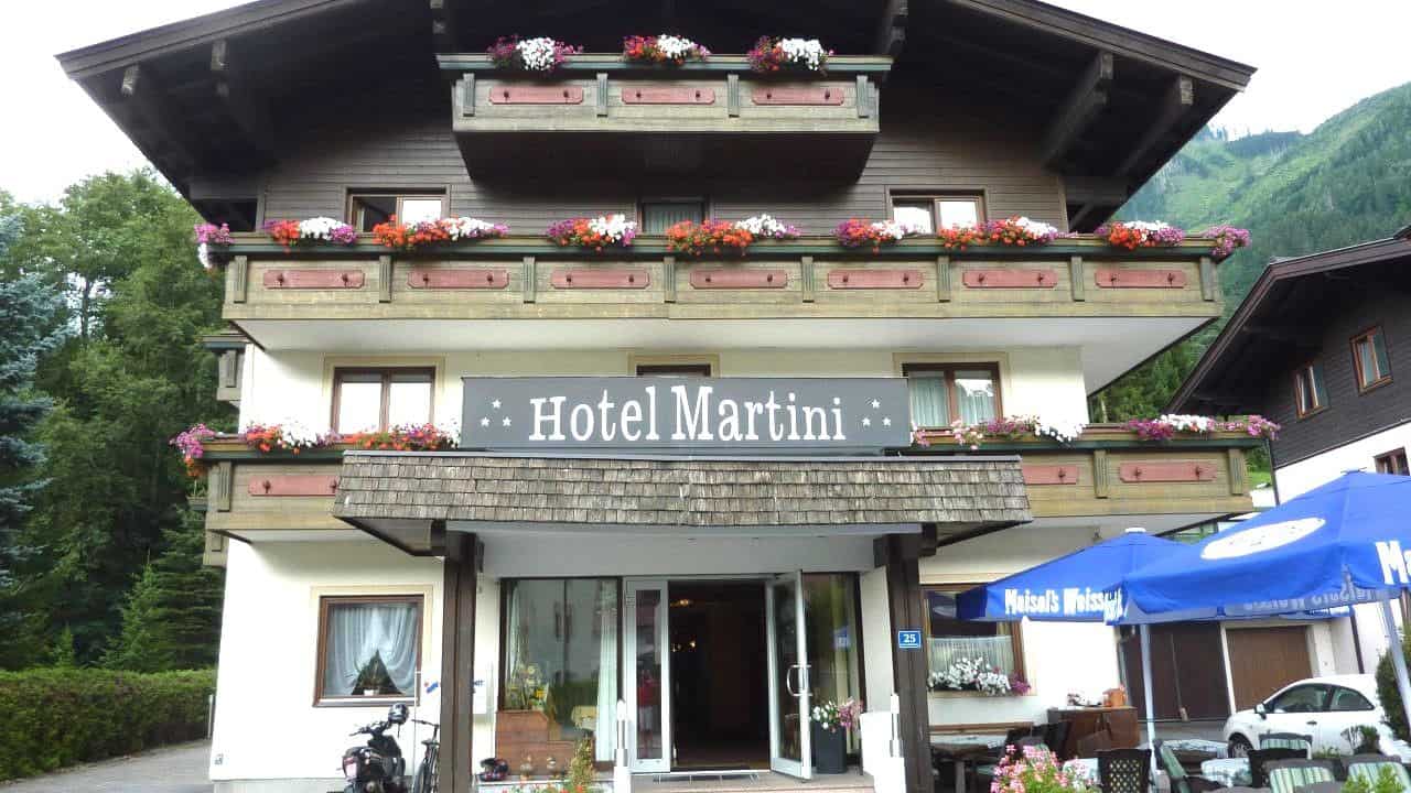 تقرير عن فندق مارتيني في كابرون