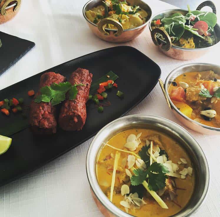 مطعم الكاري الهندي Cinnamon Restaurant