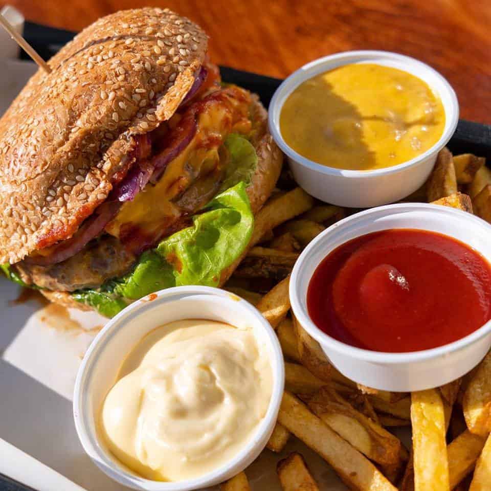 مطعم ثري اتش بيرجر اند تشيكن 3H's Burger & Chicken