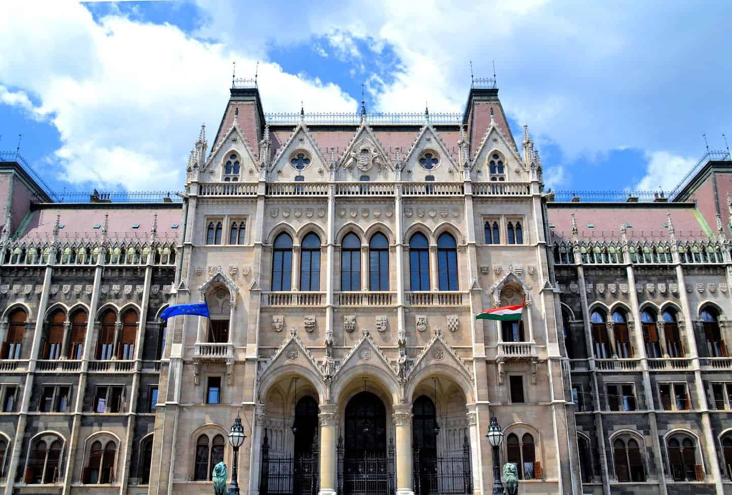 مبنى البرلمان في المجر
