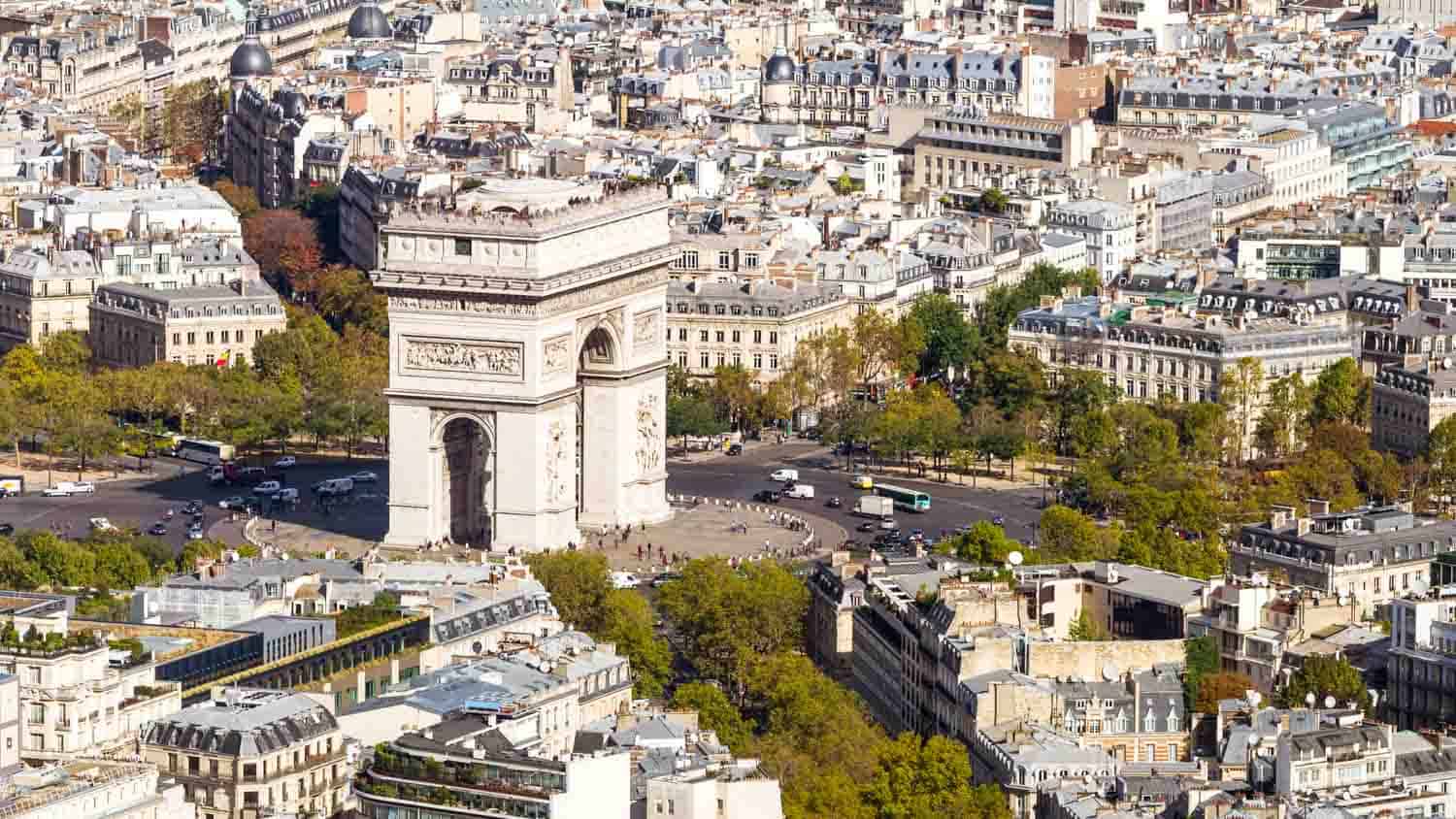 اين موقع قوس النصر في باريس