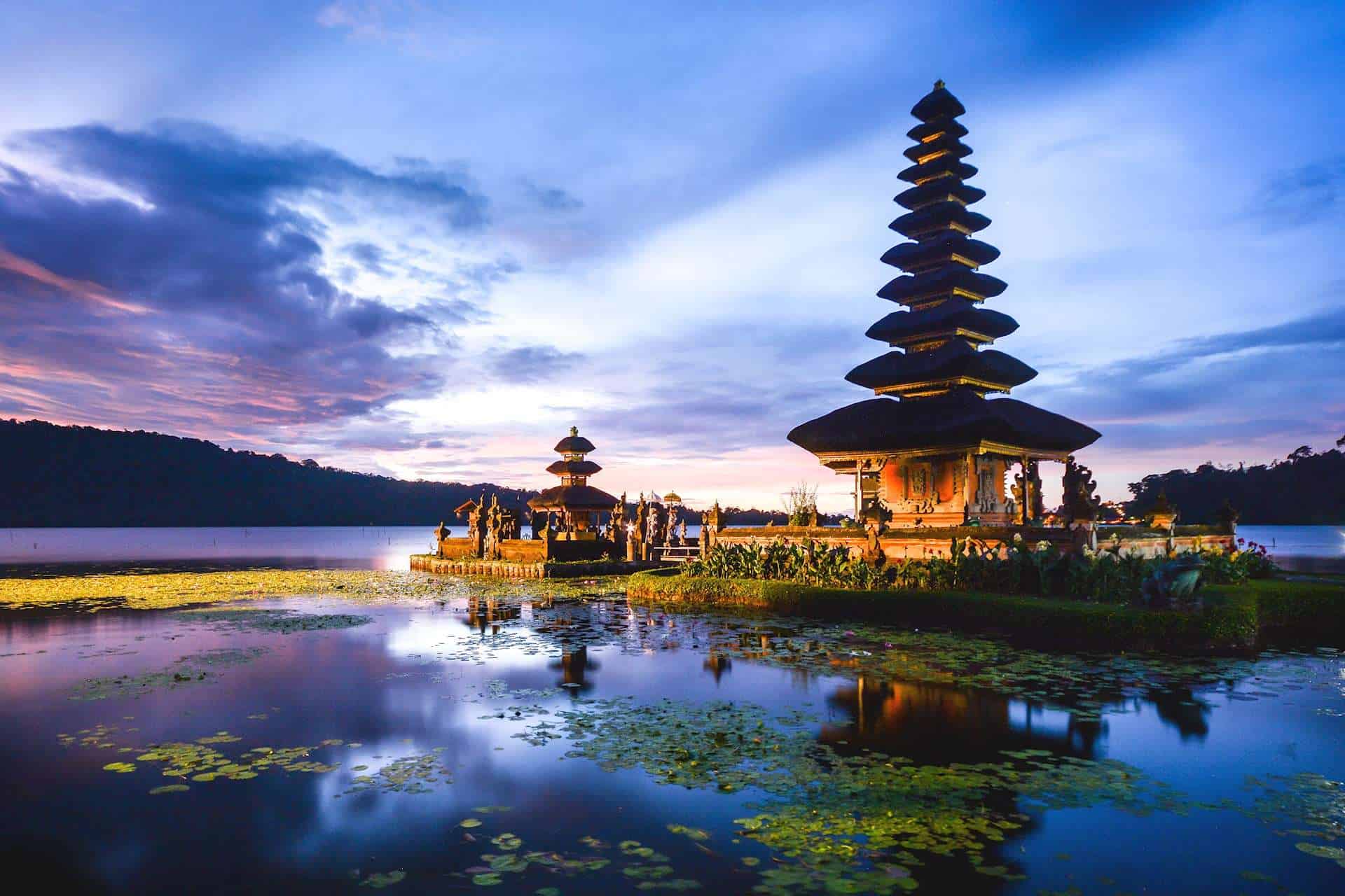 تقرير رحلتي الى اندونيسيا (جاكرتا – بالي – بونشاك)
