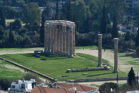 معبد زيوس الاولمبي اثينا اليونان معلومات رائعة