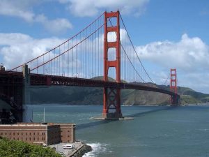 جسر البوابة الذهبية في سان فرانسيسكو
