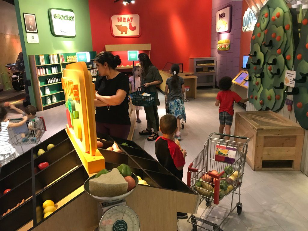 قاعة الالعاب التفاعلية في متحف الاطفال في ميامي