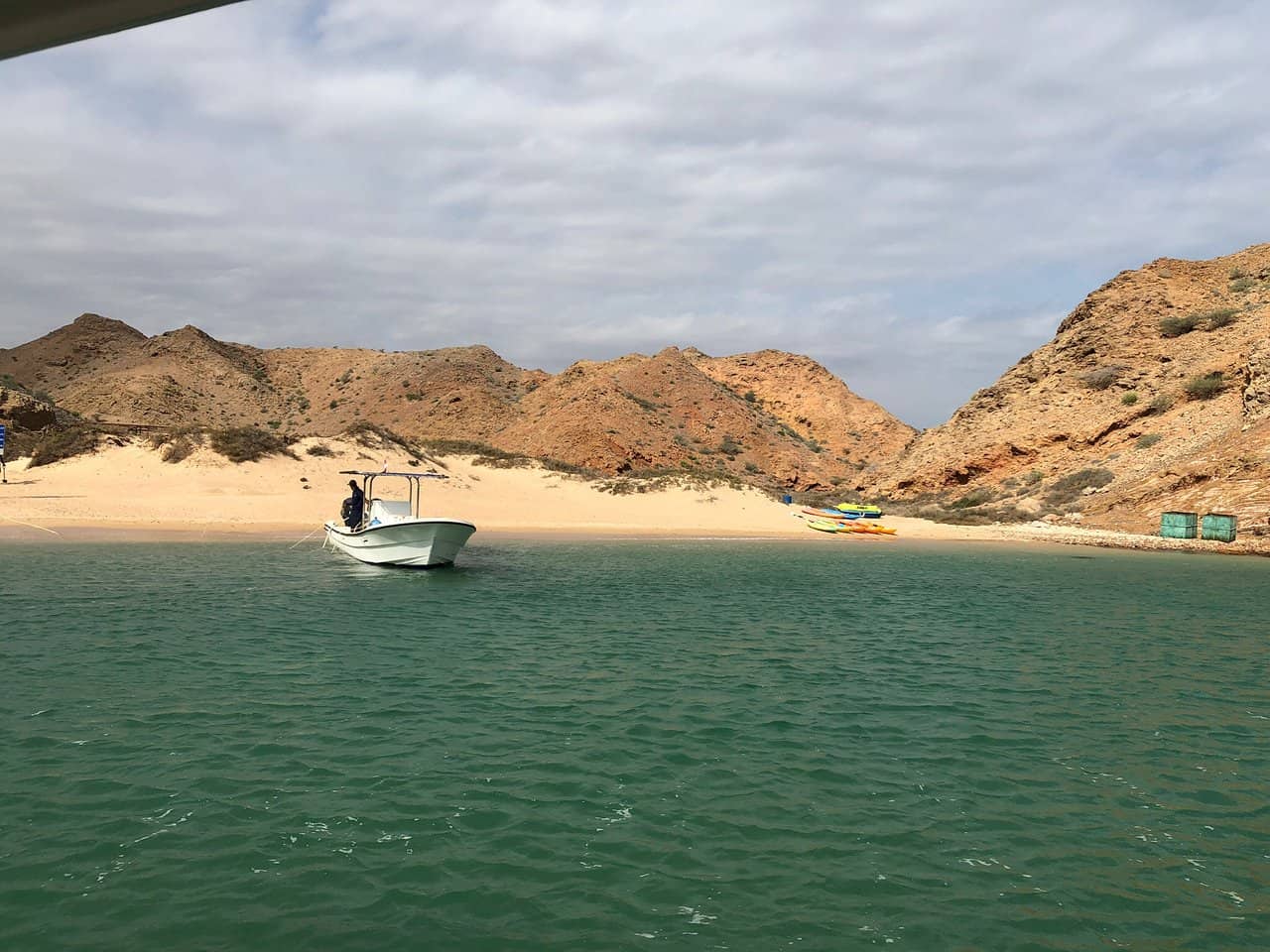 شاطئ البستان مسقط