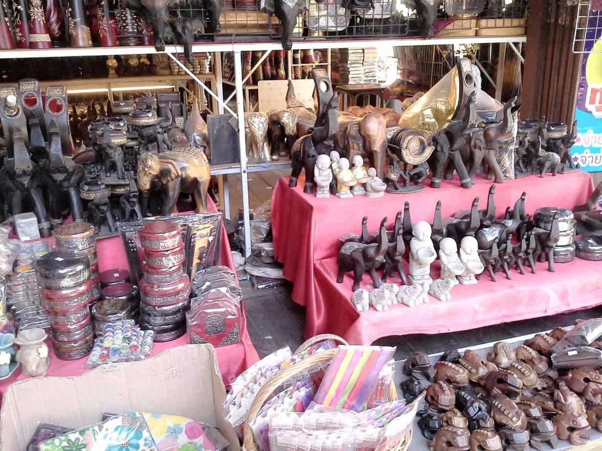 السوق العائم في بتايا