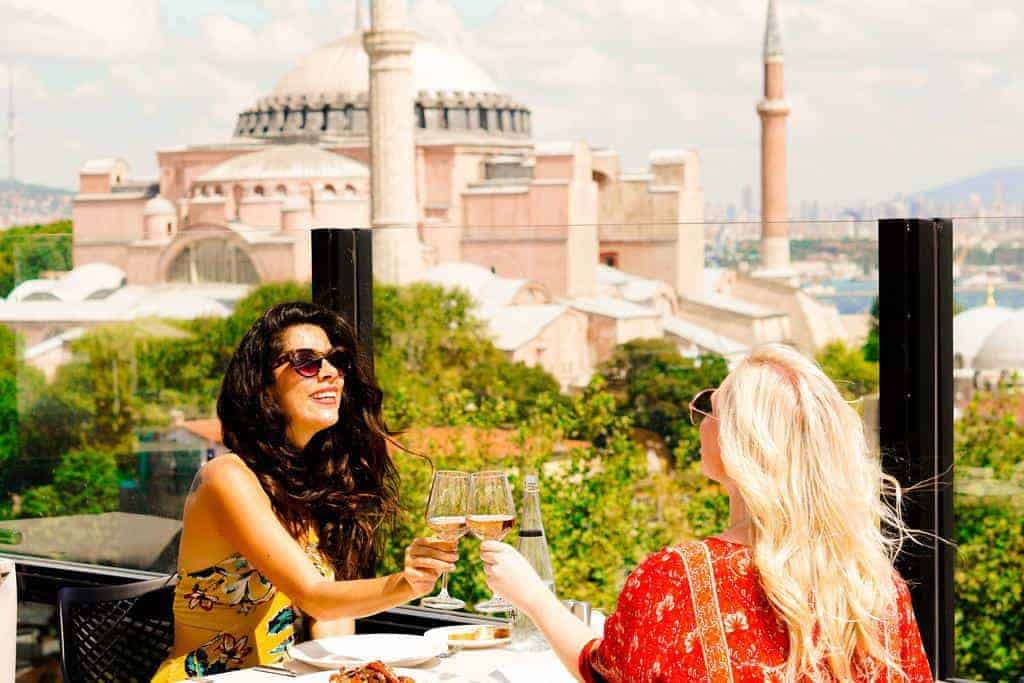 تقرير مفصل عن فندق سورا ديزاين اسطنبول