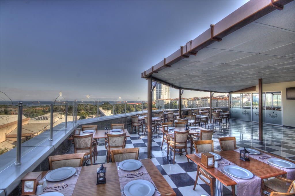 الطعام الذي يقدمه الفندق 