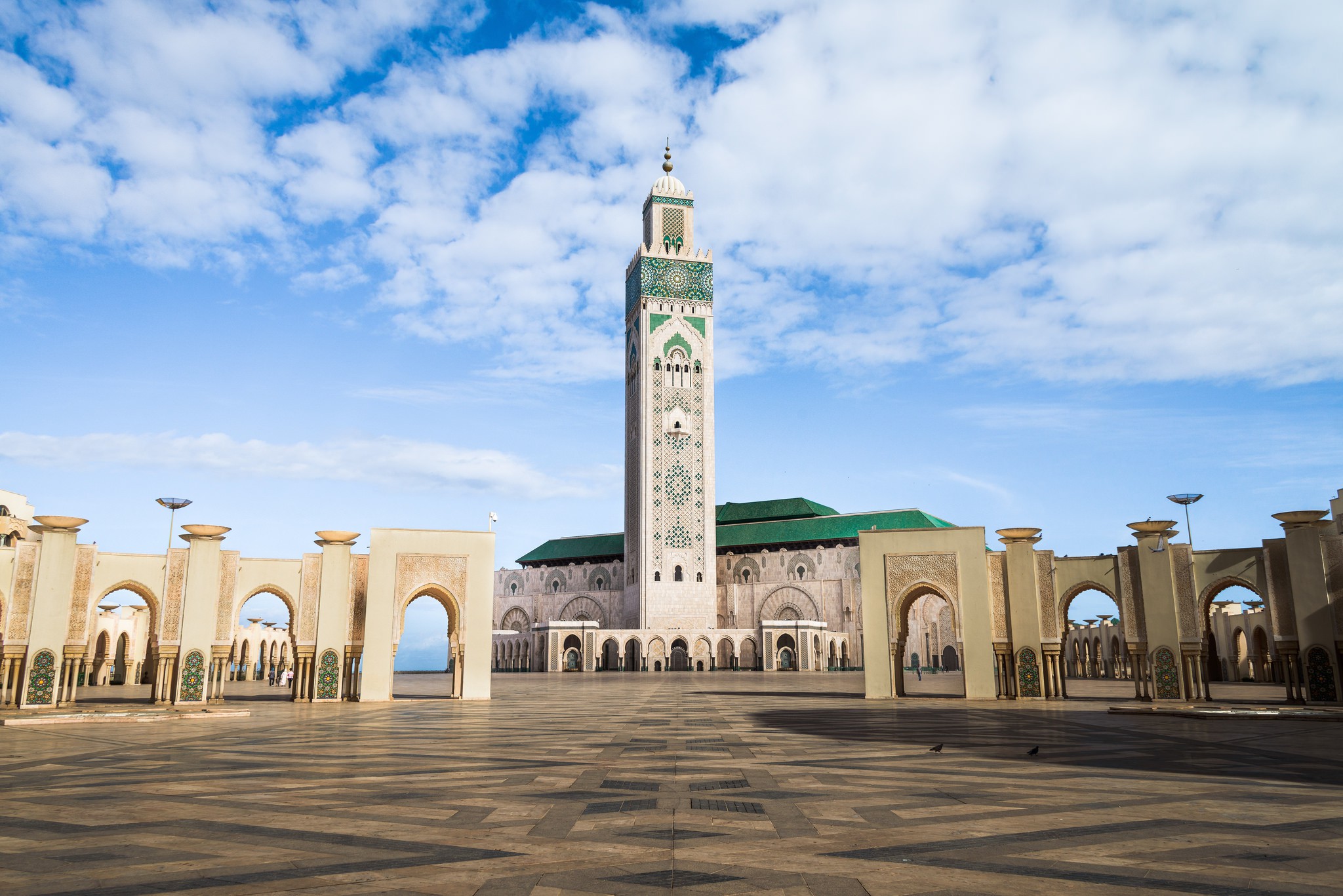 تأمل هندسة المسجد المعمارية