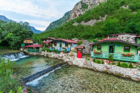 القرية الفندقية ايكو فيلديج البوسنة تقرير مع الصور