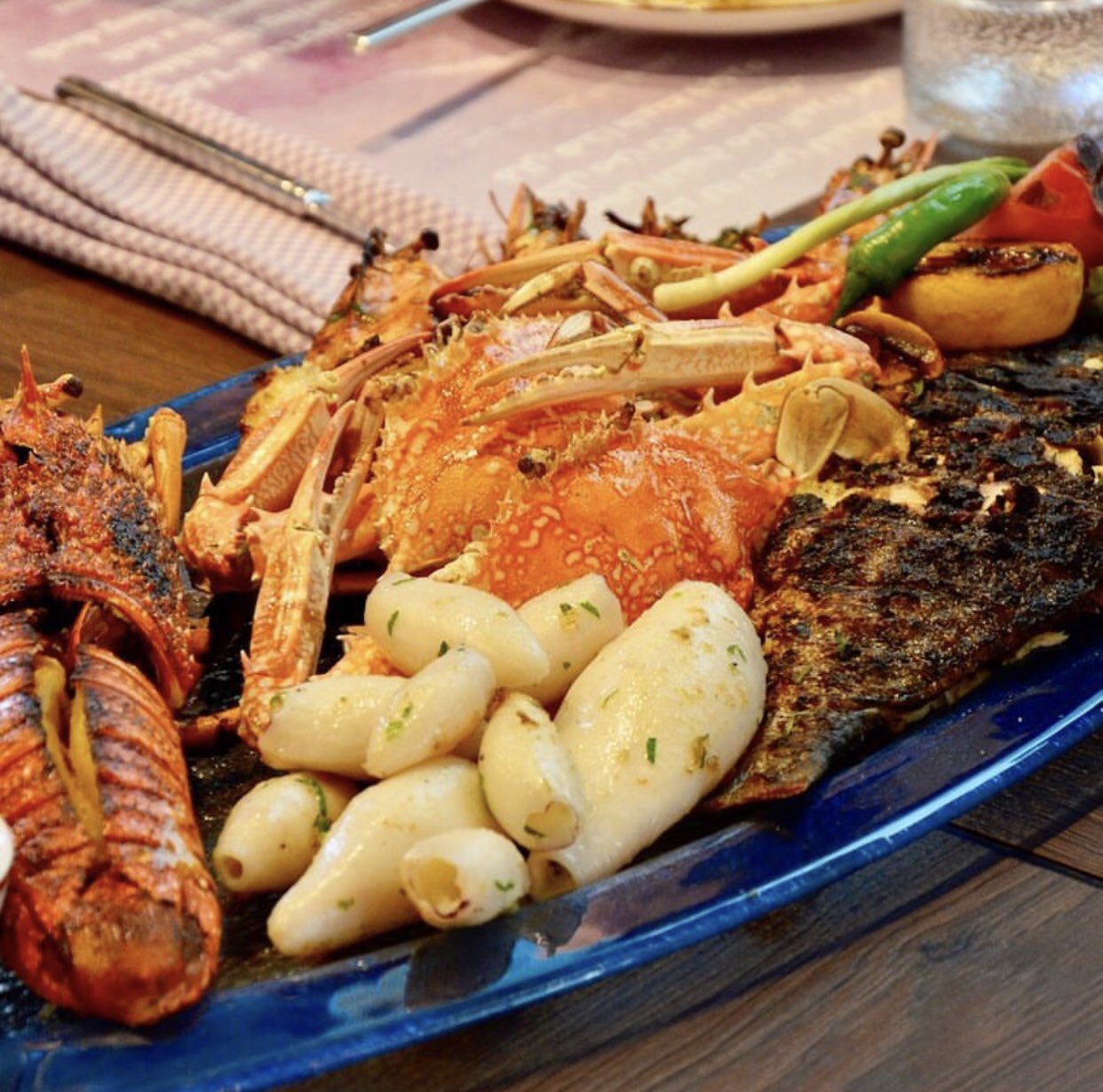 اشهر 7 اطباق رئيسية في مطعم الماشوة دبي (مطعم القارب)