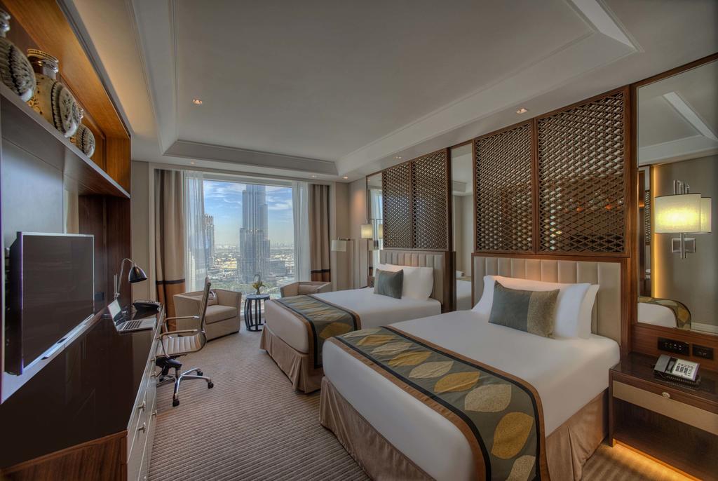 صورة لاحد الغرف الفاخرة في فندق تاج دبي