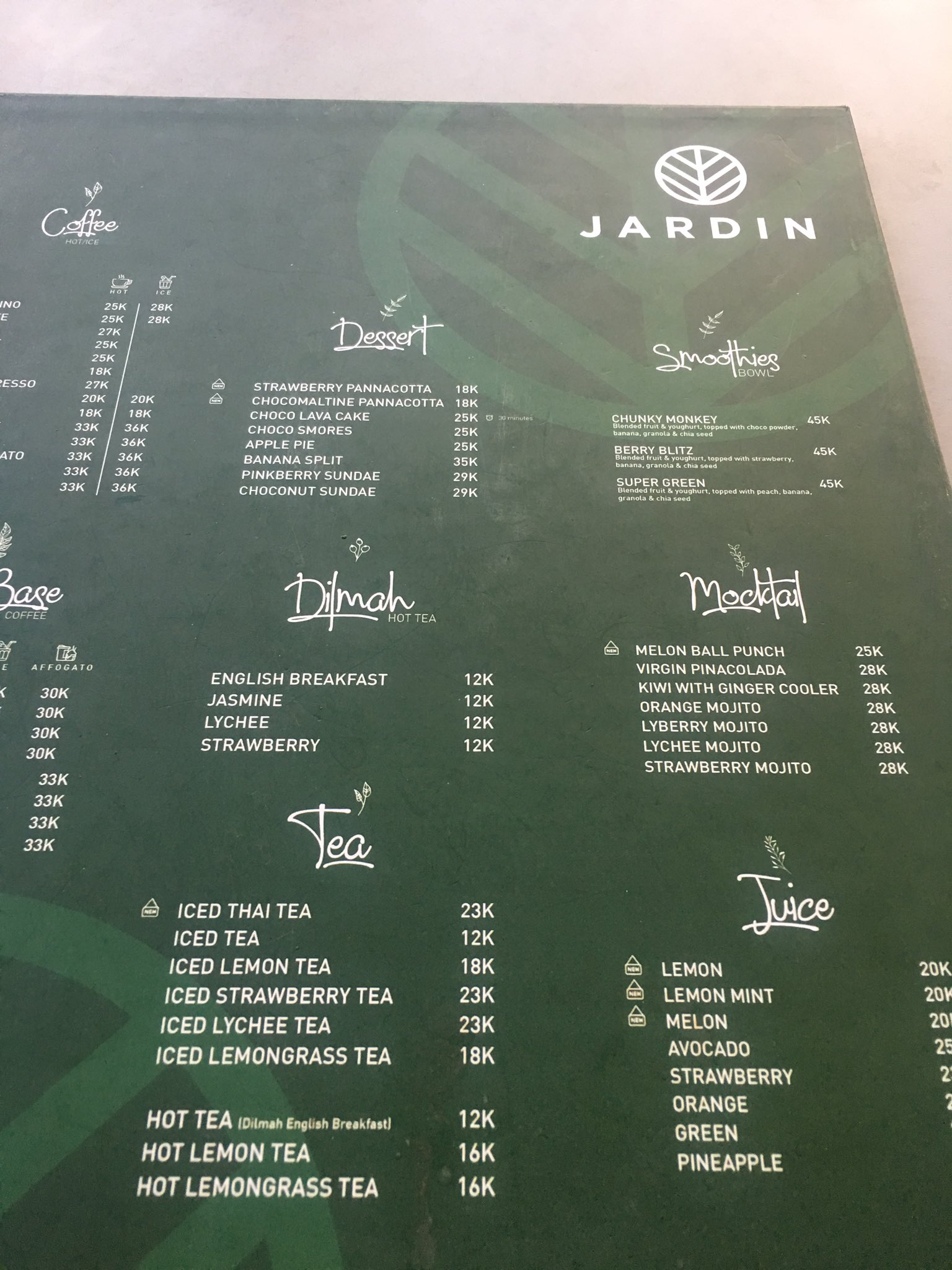 القائمة في مقهى جاردن باندونغ