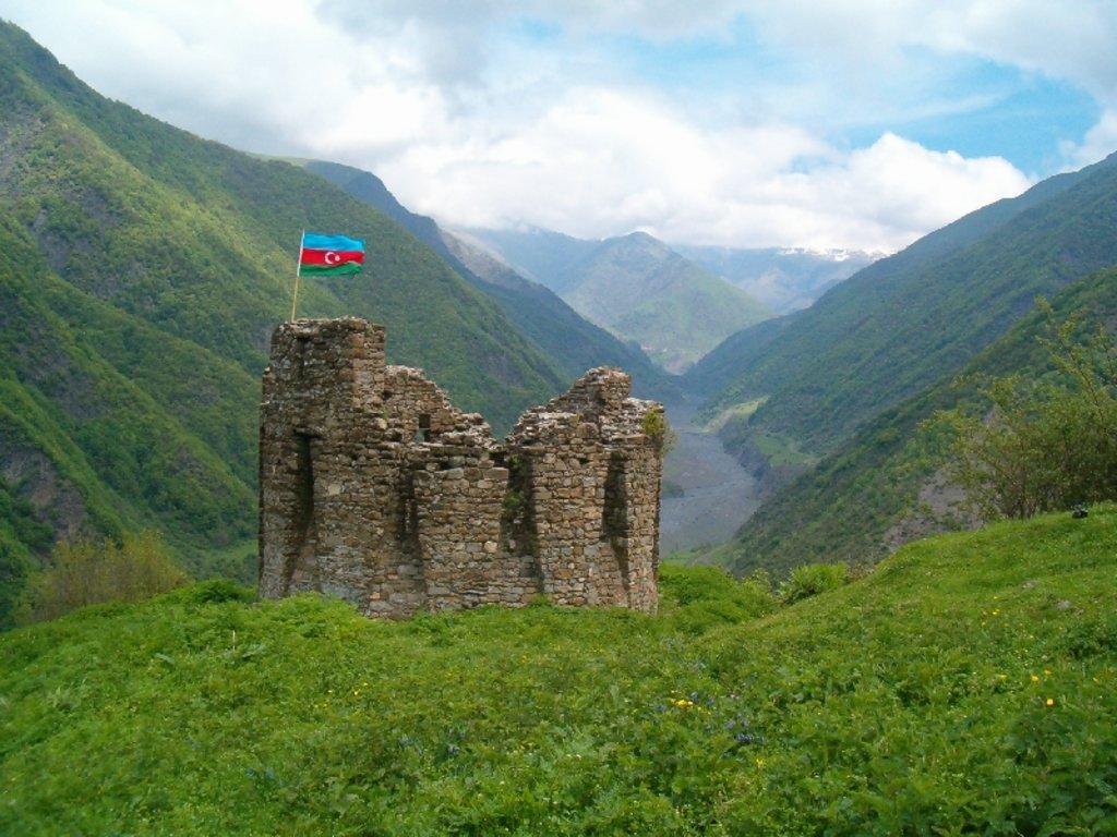 صورة لوادي مدينة قاخ اذربيجان