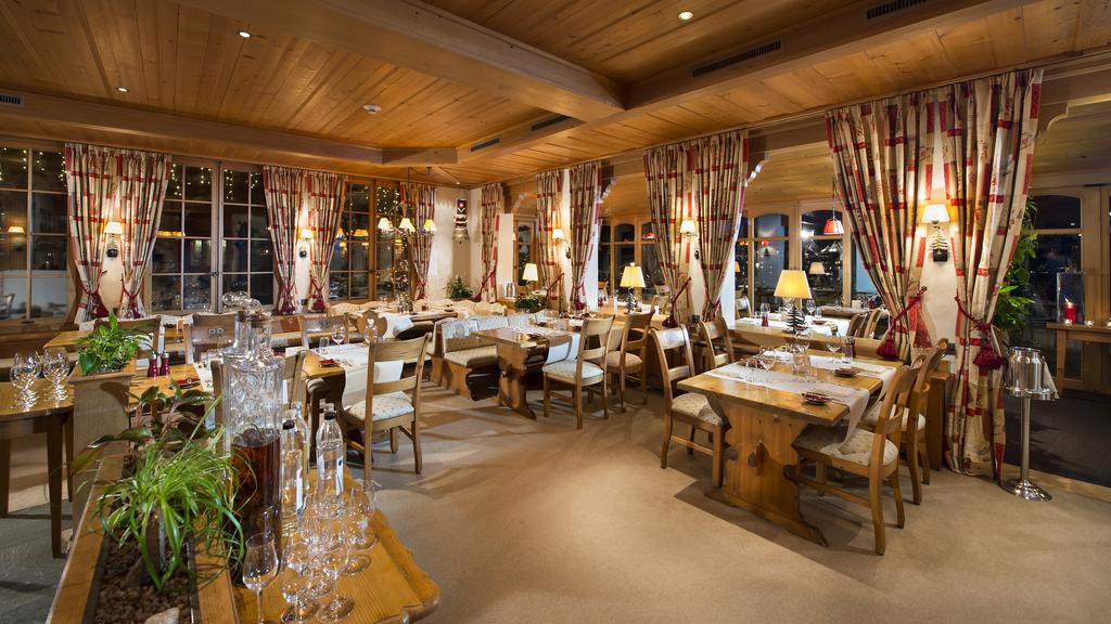 صورة للمطعم في شاليه لو غراند سويسرا