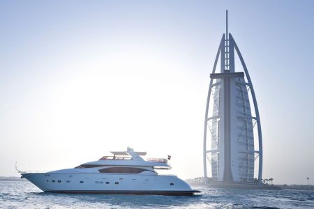 تذكرة جولة بحرية في دبي مارينا بسعر مُميز