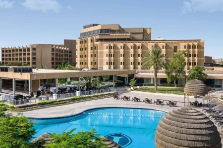 حجز فندق انتركونتيننتال الرياض (تقرير مُفصل بالسعر والخدمات)