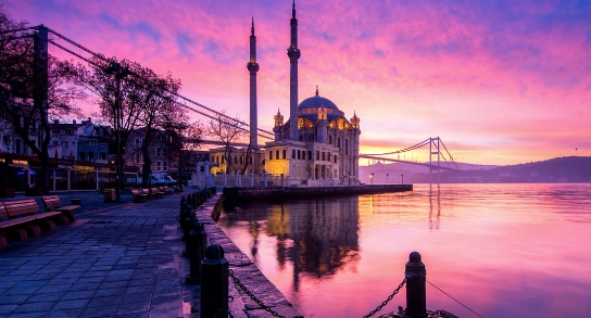 اريد حجز ل اسطنبول من جدة 4 اشخاص من 25 نوفمبر الي 3 ديسمبر؟